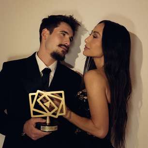 Sabrina Sato usa all black no México em premiação com Nicolas