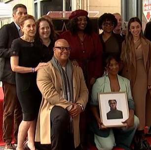 Chadwick Boseman ganha estrela na Calçada da Fama em cerimônia emocionante