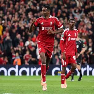 Astro do Liverpool compra cão de guarda após receber ameaças de morte