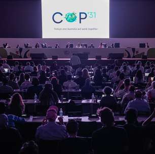 COP30 acaba sem mapa para fim de fósseis, avança em adaptação, transição justa e indígenas