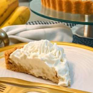 Banoffee fácill: torta de banana, doce de leite e chantilly