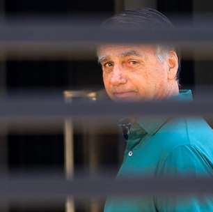 Mesmo preso, Bolsonaro mantém benefícios vitalícios como ex-presidente; saiba quais