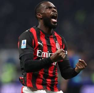 Milan é eficiente, vence a Inter de Milão e sobe na tabela do Italiano