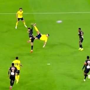 Cristiano Ronaldo faz golaço de bicicleta em goleada do All-Nassr no Saudita; assista