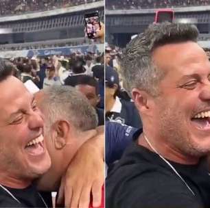 Abraço de ex-dirigente e ídolo do Flamengo marca acesso de clube para a Série A