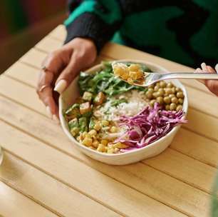 Carne faz falta? Pesquisa compara ganho de músculos em dieta vegana e alimentação onívora