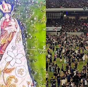 Imagem de Nossa Senhora do Nazaré, padroeira do Remo, é estendida em campo após retorno à Série A