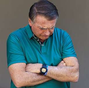 PL suspende salário e atividades partidárias de Bolsonaro