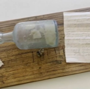 Família encontra mensagem em garrafa mais de um século depois