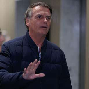 PL suspende salário e atividades partidárias de Bolsonaro