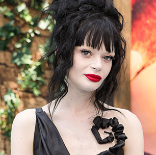 Atriz de 'Como Treinar o Seu Dragão' revela que amputou a segunda perna