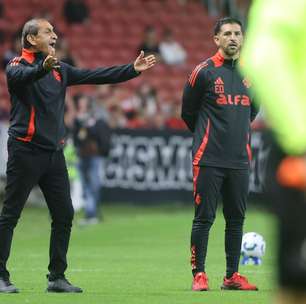 Ramón Díaz lamenta situação do Internacional após vexame: 'Golpe duro'