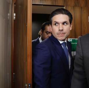 Hugo Motta desafia STF para proteger Ramagem