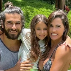 Deborah Secco opina sobre guarda compartilhada da filha: 'É um desafio'