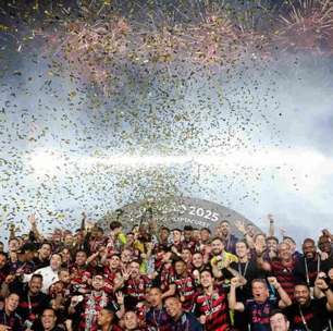 Jornalista da Globo se pronuncia após "reeditar" vídeo viral do Flamengo na Libertadores