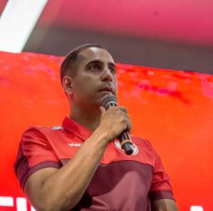 Hugo no Vila Nova faz proposta para camisa 09 e velho conhecido pode aparecer em 2026: "Negociando"