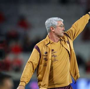 Athletico-PR resgata negociação aberta e decisão pode ser imediata: "Odair quer"