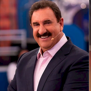 Ratinho recupera presente dado por Silvio Santos