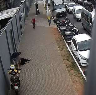 Homem é preso em minutos após enforcar e derrubar mulher no centro de São Paulo