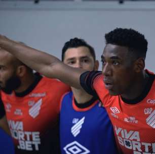 Torcida do Athletico-PR vibra com notícia sobre Léo Pelé: "Futuro depende"