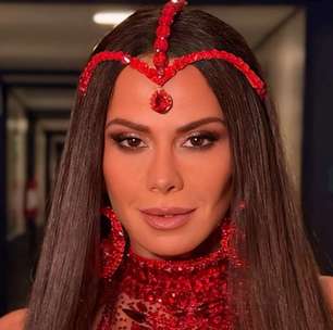 Viviane Araújo volta a mostrar samba no pé em novo ensaio do Salgueiro