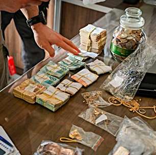 Operação Midas apreende quase R$ 40 mil e mira tráfico e comércio irregular de ouro no centro de Porto Alegre