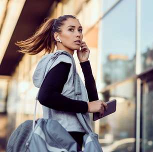 5 itens essenciais para mochila da mulher na academia