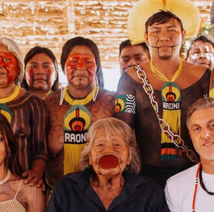 Globo exibe matéria de Luciano Huck com indígenas sem retratação: 'Querem abafar'