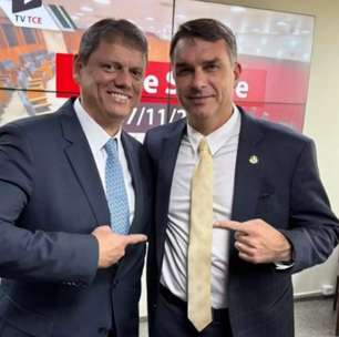 Flávio diz a Tarcísio ter sido escolhido por Bolsonaro como candidato a presidente em 2026