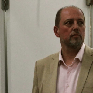 Pressionado e perto do Z4, Barcellos já convive com rumores de renúncia no Inter