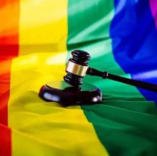 Justiça do MS condena mulher por agressão e homofobia contra gerente de pizzaria