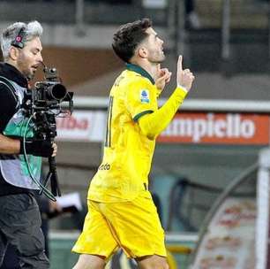 Milan vira para cima do Torino e retoma liderança do Italiano