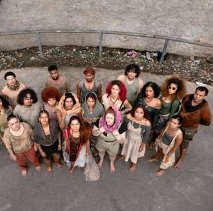 Livro de jornalista da Maré, perseguida há 10 anos, vira peça teatral de moradores