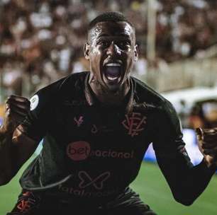 Dudu se emociona após permanência do Vitória e dedica momento à torcida: "Amo essa camisa"