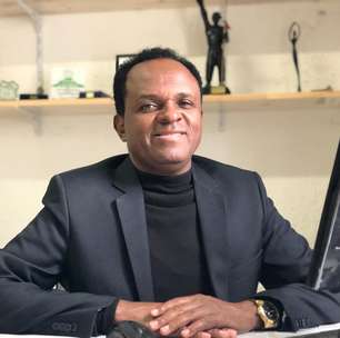 Maurício Pestana recebe o prêmio de Mestre dos Quadrinhos 2025