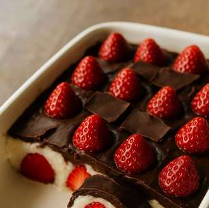 Bombom de morango na travessa: o passo a passo que sempre dá certo