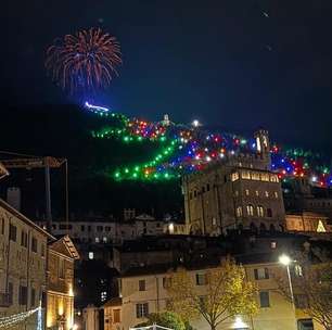 Itália acende maior árvore de Natal do mundo