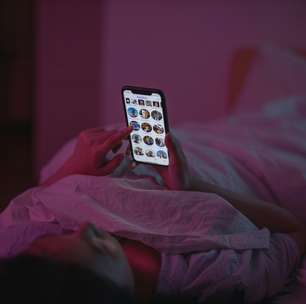 Dormir com luzes acesas aumenta o risco de doenças cardíacas