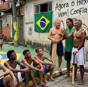Romário brinca com "ameaça" de lendas do futebol pelo hexacampeonato da Seleção
