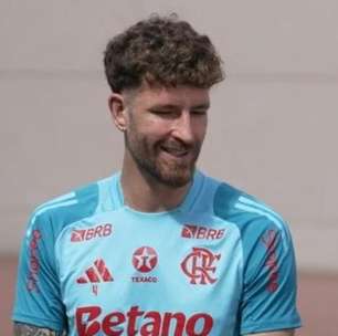 Léo Pereira brinca sobre fase do "estagiário" do Flamengo nas redes sociais