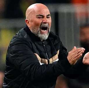 'Fora dos planos' de Jorge Sampaoli, meia deixa o Atlético-MG e assina com rival mineiro