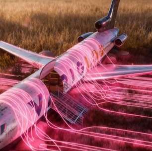 Vintage Culture transforma avião em espaço para festival