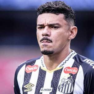 Santos coloca Tiquinho Soares na lista de negociáveis e busca novo camisa 9