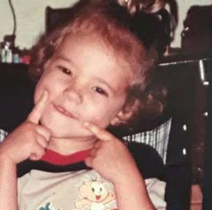 Essa menina sorridente dos anos 1980 não imaginaria que 45 anos depois faria uma icônica personagem de novela. Reconhece?