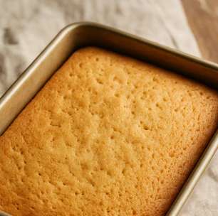 Massa de pão-de-ló econômica: aprenda o bolo fácil com recheio pronto em 3 minutos