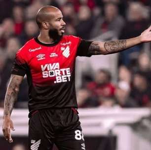 Athletico manifesta interesse em permanecer com Patrick, do Santos