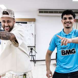 'Certeza que isso colaborou', diz mãe sobre cura do filho com leucemia após encontro com Neymar