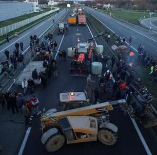 Contra abate de gado, agricultores franceses bloqueiam estradas, antes de votação de acordo com Mercosul