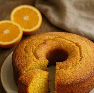 Bolo de fubá com laranja caseiro: a receita simples que deixa a cozinha cheirosa