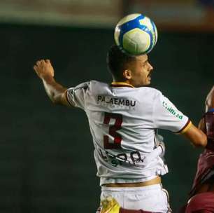 Vitória entra em disputa com Corinthians e Remo por zagueiro da Série B e valor assusta